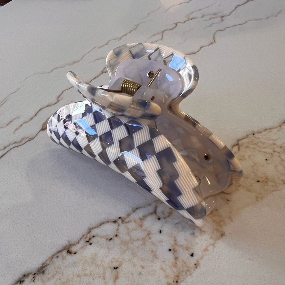 Chic Blue and White Checkered Hair Claw